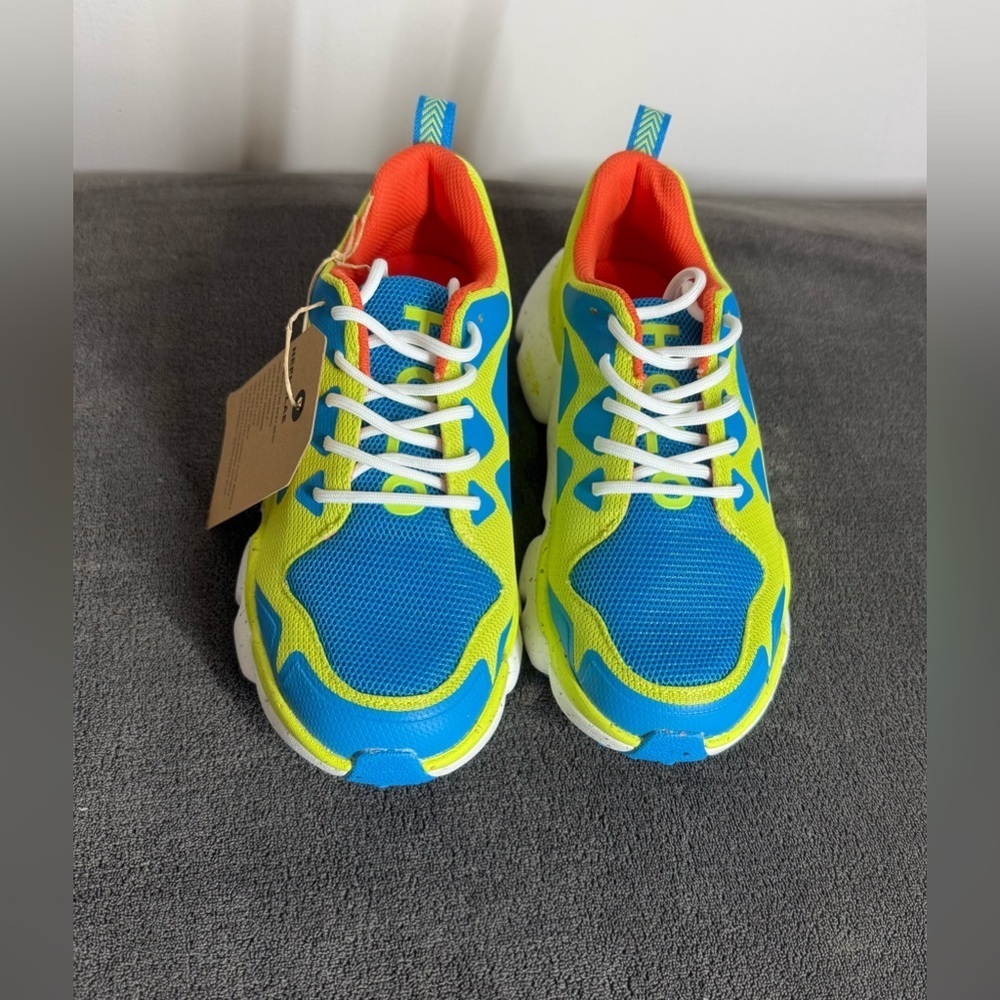 Holo Nephelae Running Shoe - Picture 5 of 7